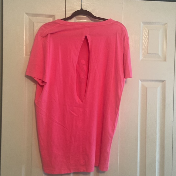 Victoria Secret PINK T-shirt with an opened back - Picture 3 of 3